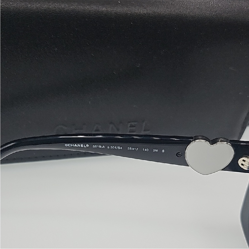 CHANEL Black Cat-Eye Sunglasses with Oversized Frames - Picture 3 of 9